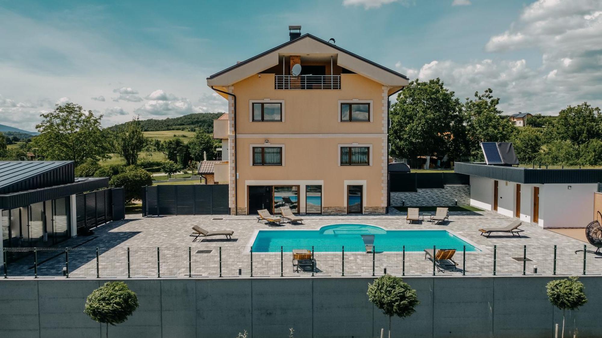 Villa Lamija Bihać Екстериор снимка