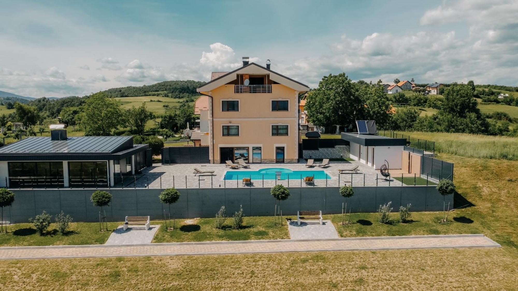 Villa Lamija Bihać Екстериор снимка