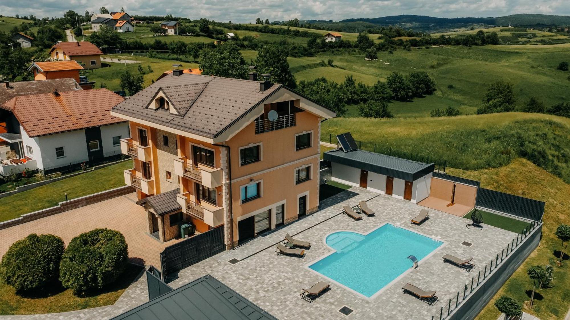 Villa Lamija Bihać Екстериор снимка
